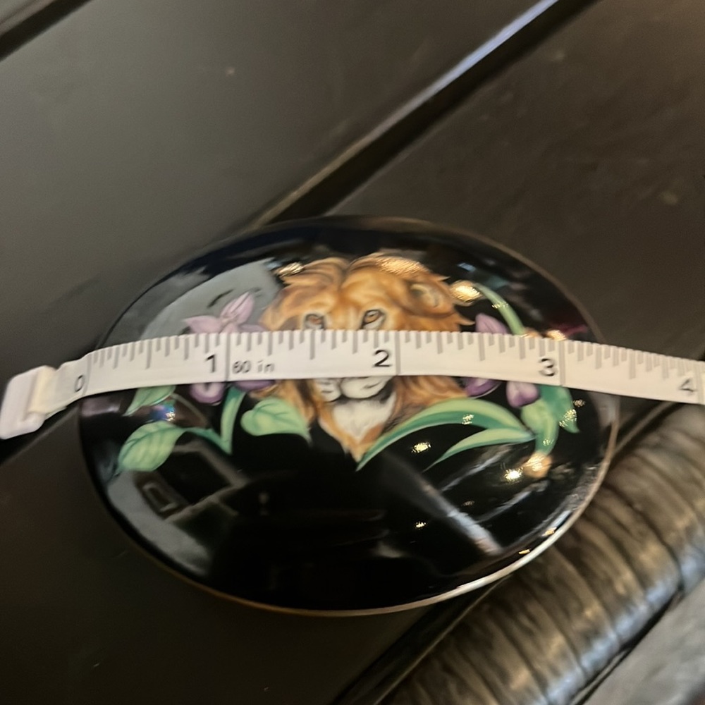 𝐑𝐀𝐑𝐄 𝐅𝐑𝐀𝐍𝐂𝐈𝐒𝐂𝐀𝐍 𝐌𝐄𝐍𝐀𝐆𝐄𝐑𝐈𝐄 𝐙𝐎𝐎 𝐓𝐑𝐈𝐍𝐊𝐄𝐓 𝐁𝐎𝐗 - Picture 15 of 17
